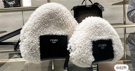 おにぎり fendi|フェンディが作った18万円の「おにぎり」に驚く人続出 9万円の .